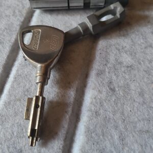 Forceur serrure VIGIE MOBIL