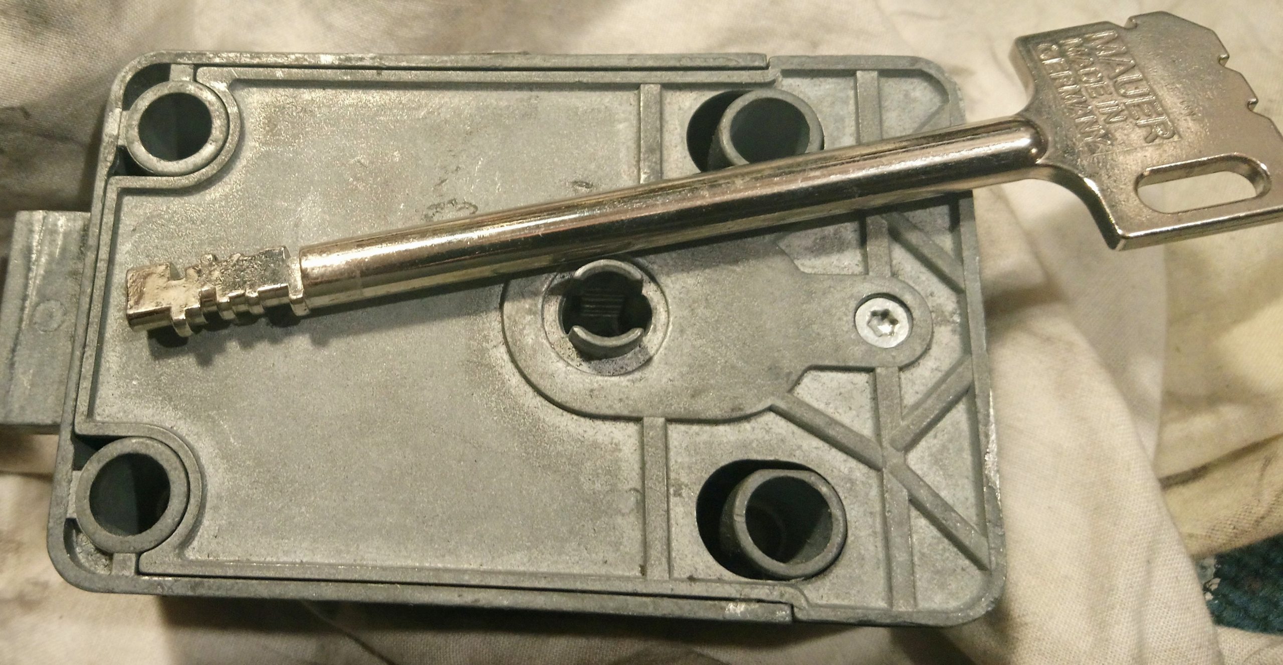 key Varos -Ulti'Pass make up key -for VAROS 70040 class B lock makeshift key – Image 5